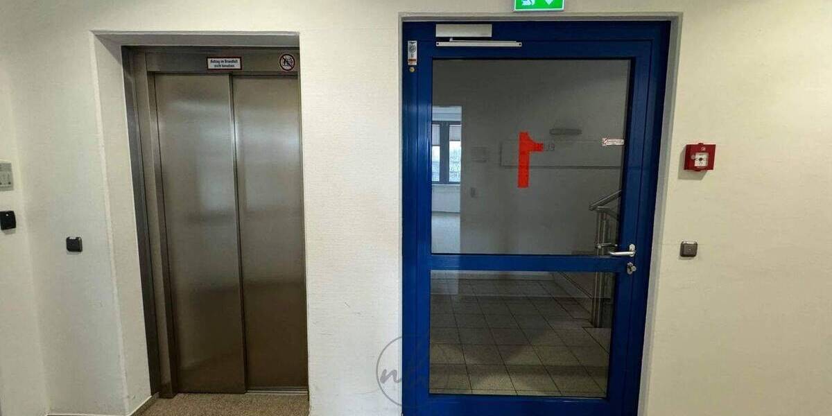 Gewerbeobjekt Hamburg Rahlstedt - 2 Zimmer, 100 m&sup2;, 1.300&euro; | Angebot:26851821