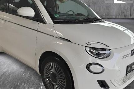 Fiat 500e 13.208 km 19.790 € Versmold 33775