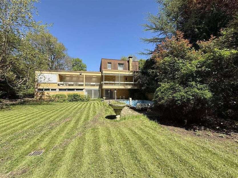 Haus zum Kaufen in Saarbrücken 899.000 € 481 m²
