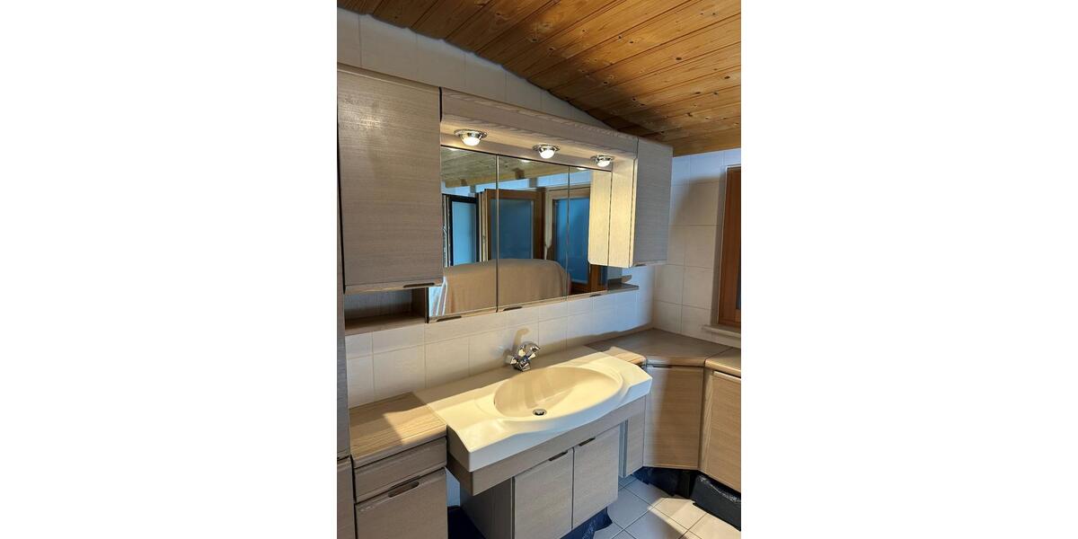 Dachgeschoßwohnung Salzweg - 3.5 Zimmer, 104 m&sup2;, 900&euro; | Angebot:26408502