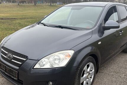 Kia ceed / Ceed 240.000 km 2.880 &euro; Knetzgau 97478