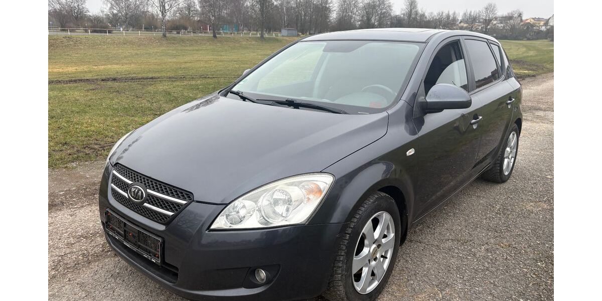 Kia ceed / Ceed 240.000 km 2.880 &euro; Knetzgau 97478