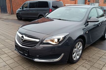 Opel Insignia 73.020 km 8.390 &euro; Hamburg 22046