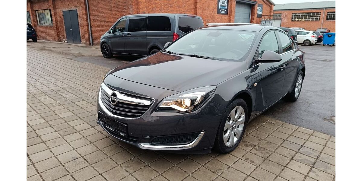Opel Insignia 73.020 km 8.390 &euro; Hamburg 22046