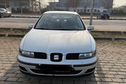 Seat Leon 136.000 km 800 &euro; Niederwerrn 97464