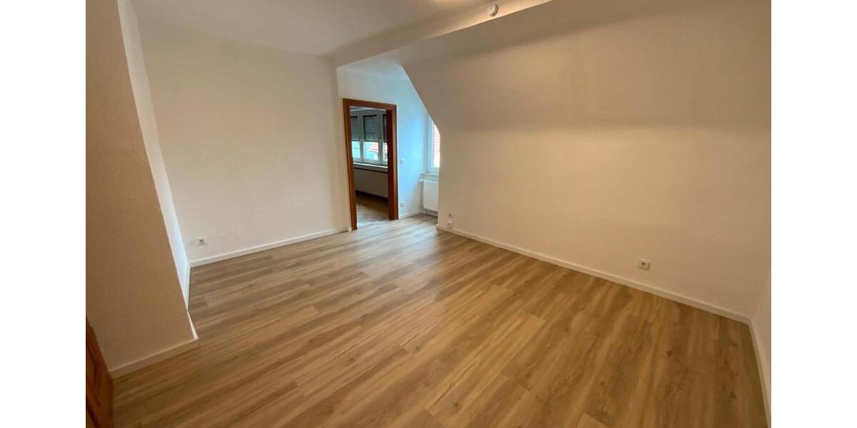 Dachgeschoßwohnung Zella-Mehlis Mehlis - 3 Zimmer, 75 m&sup2;, 550&euro; | Angebot:26041702