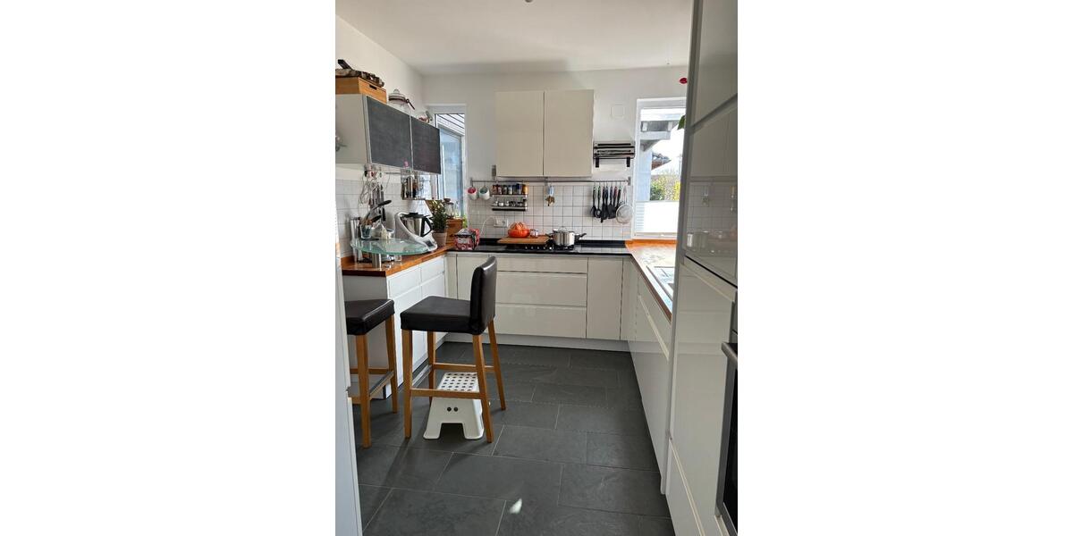 Einfamilienhaus Rühen - 5 Zimmer, 175 m&sup2;, 2.100&euro; | Angebot:25909198