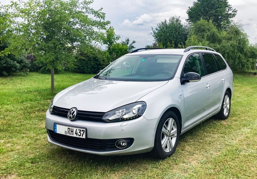 VW Golf 90.156 km 8.800 € Pfinztal 76327