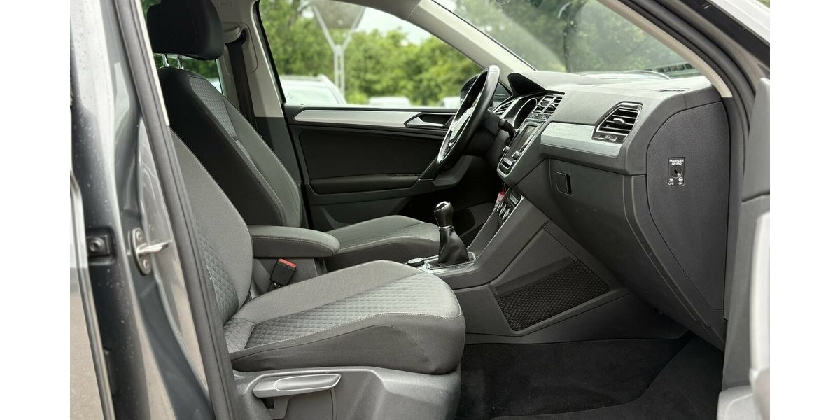 VW Tiguan 2.0 TDI 4Motion NAVI/PDC/SRA/SHZ/1.HAND 93.139 km 16.900 &euro; Villingen-Schwenningen 78054