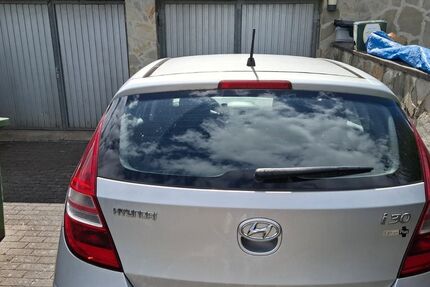 Hyundai i30 90.000 km 2.800 &euro; Windhagen 53578