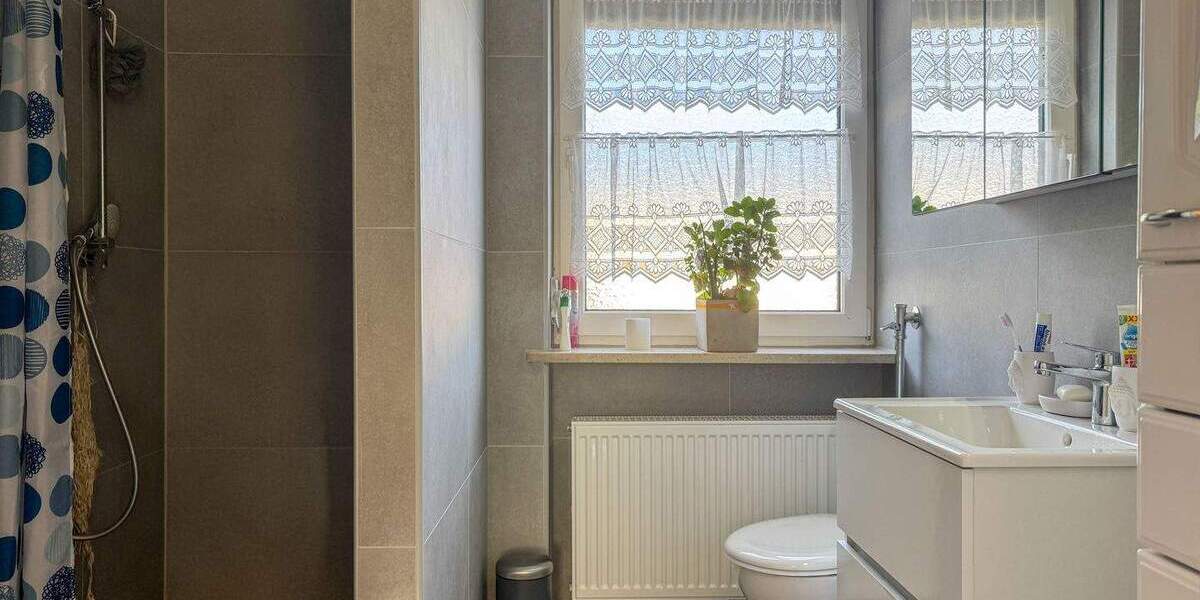 Reihenmittelhaus Burghausen - 4 Zimmer, 95 m&sup2;, 388.000&euro; | Angebot:25746486
