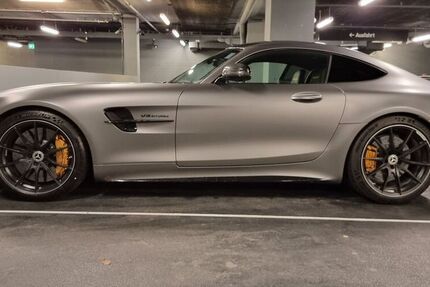 Mercedes AMG GT R