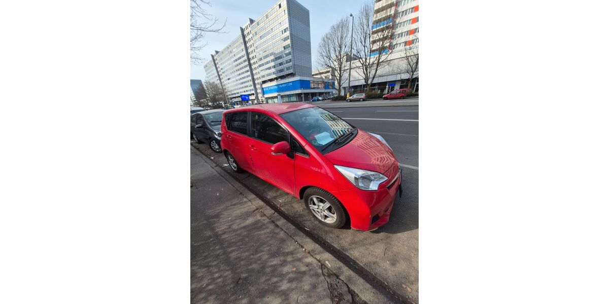 Toyota Verso-S 99.500 km 8.800 &euro; Berlin 10179