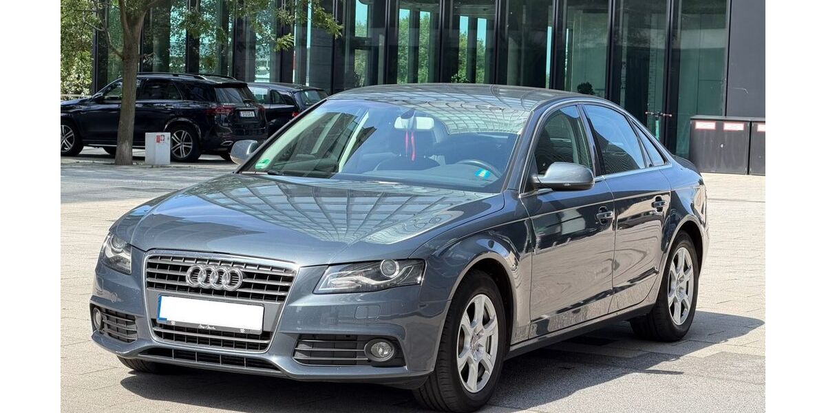 Audi A4 192.000 km 6.749 &euro; Düsseldorf 40221