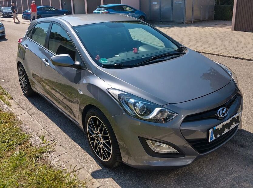 i30