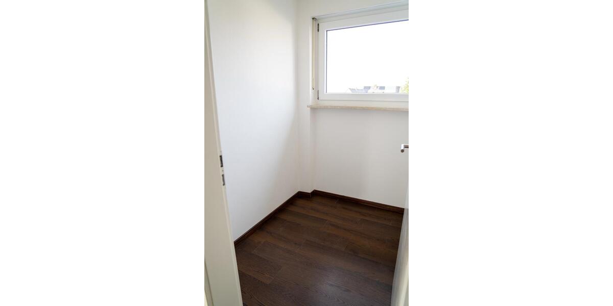 Etagenwohnung Regensburg Galgenberg - 5 Zimmer, 119 m&sup2;, 1.940&euro; | Angebot:25881477