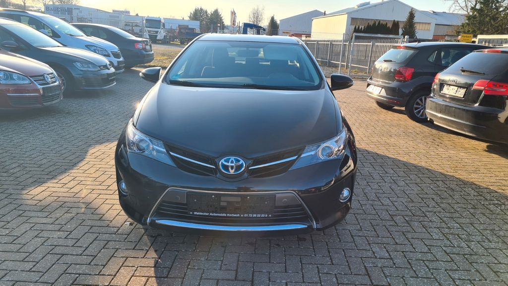 Toyota Auris 110.000 km 9.699 &euro; Korbach 34497