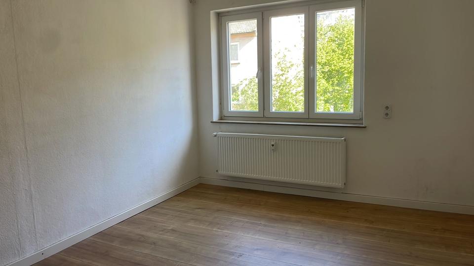 Etagenwohnung Kassel Südstadt - 4 Zimmer, 80 m&sup2;, 350&euro; | Angebot:26337439
