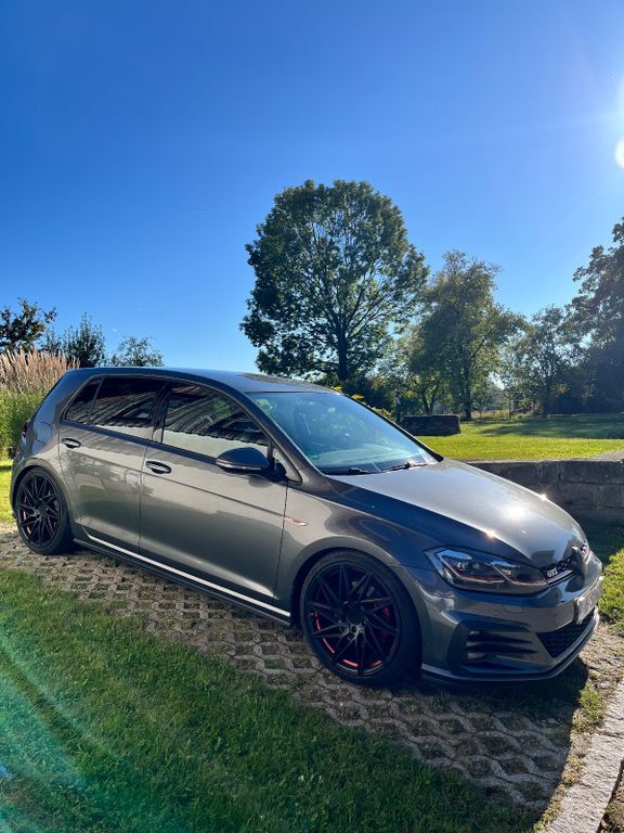 VW Golf 91.000 km 21.000 € Untergriesbach 94107