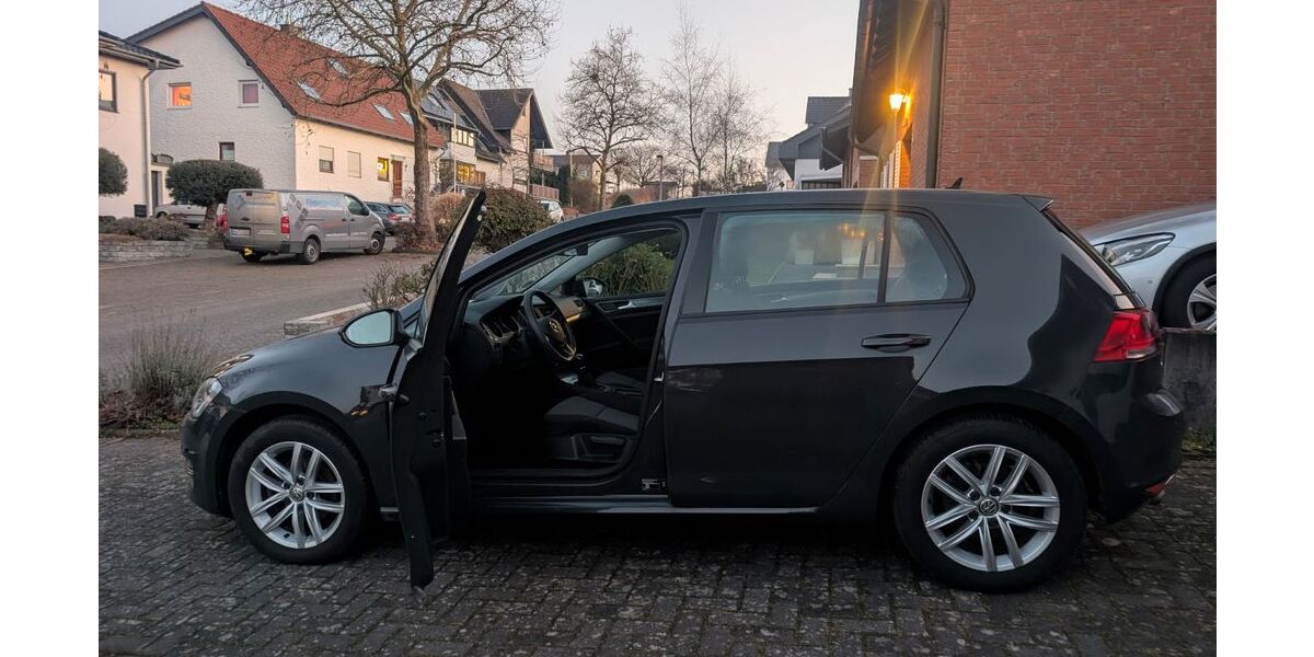 VW Golf 122.000 km 9.900 &euro; Sinzig 53489