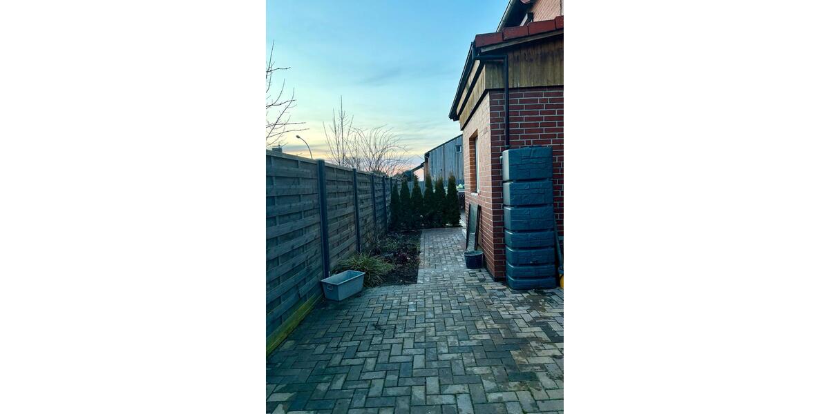 Sanierte Haushälfte mit Garten zu vermieten 3 zimmer