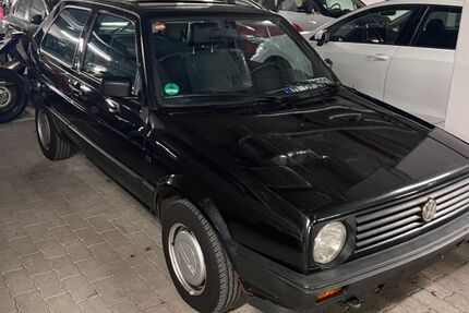 VW Golf 85.000 km 5.999 &euro; München 81927