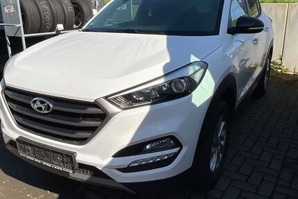 Hyundai TUCSON 86.000 km 15.990 &euro; Göttingen 37079