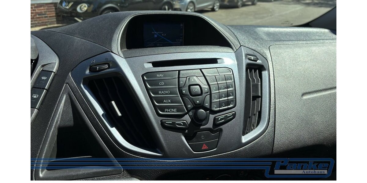 Ford Tourneo Custom 300 L1 Titanium*8Sitz*AHK*SHZ*NAV 100.000 km 19.990 &euro; Berlin 13187