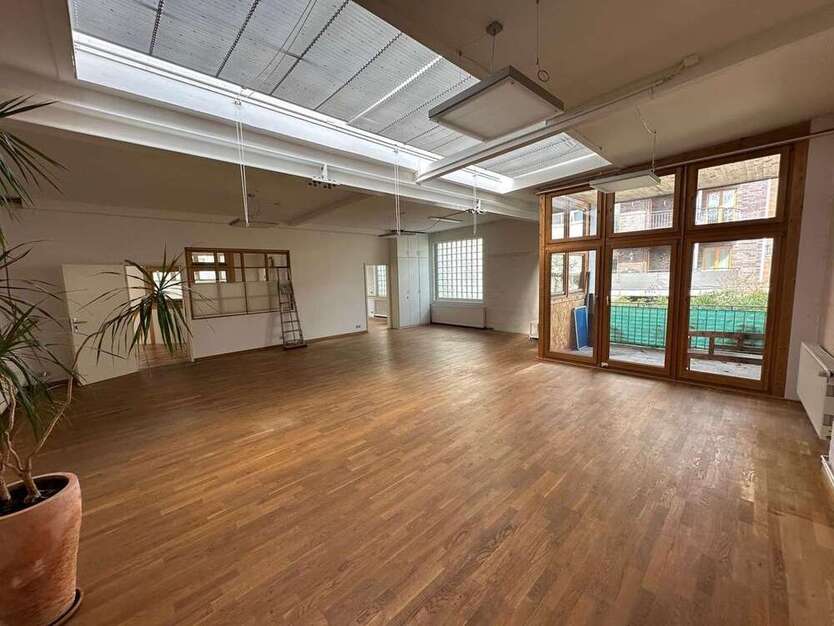 Büro in Hamburg 2.490 € 130 m²