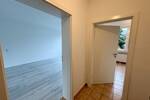 Modernisierte 3-Zimmer-Wohnung mit Balkon in zentraler Lage von Krefeld-Hüls