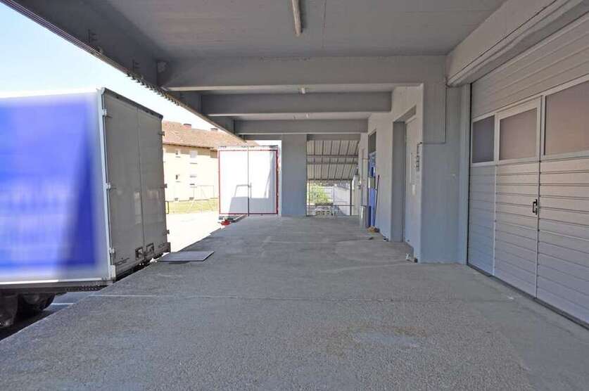 Halle in Langweid-Foret 2.500 € 585 m²