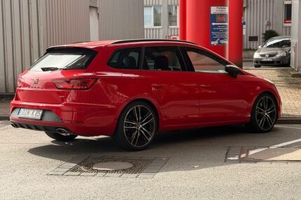 Seat Leon 40.980 km 22.999 € Dinslaken 46539