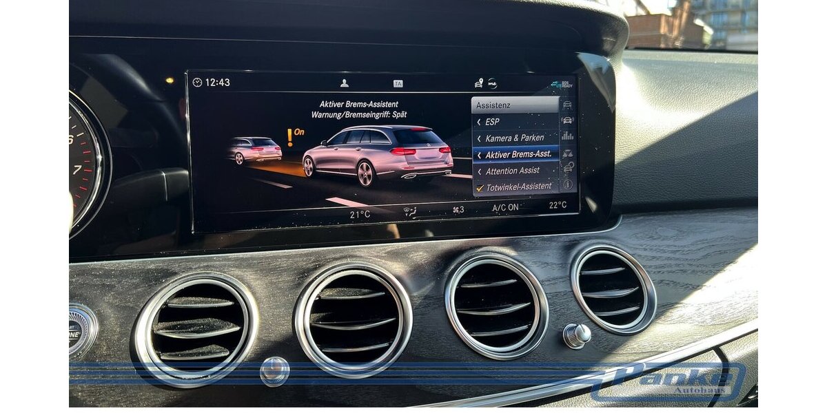 Mercedes-Benz E 200 T-Modell 9G*LED*RFK*NAV*SHZ*Ambient*TotW* 61.566 km 24.990 &euro; Berlin 13187