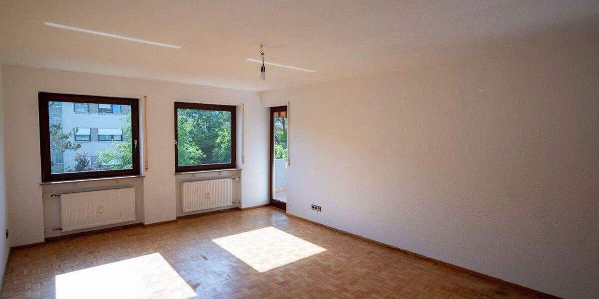 Etagenwohnung Singen - 4 Zimmer, 100 m&sup2;, 290.000&euro; | Angebot:25781556