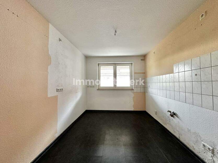 Großzügige, helle Wohnung mit durchdachtem Grundriss in ruhiger Lage mit Südwestbalkon, großes Bad 2 zimmer