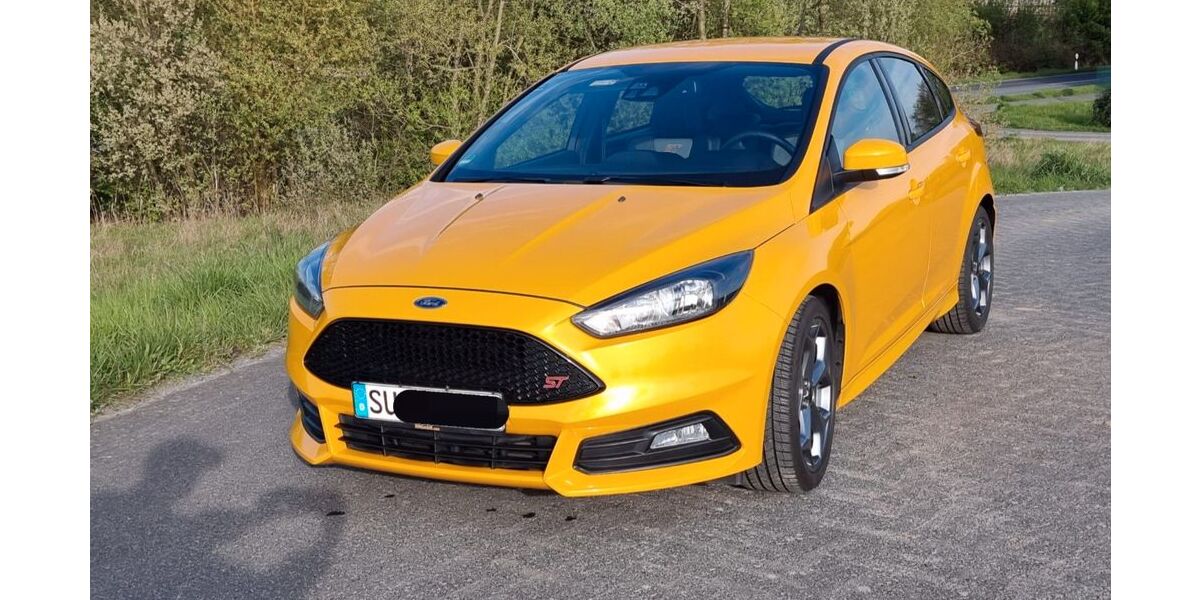 Ford Focus 40.018 km 20.700 &euro; Niederkassel 53859