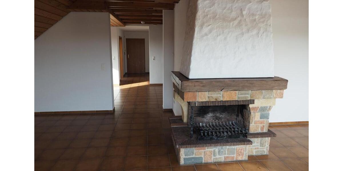 Dachgeschoßwohnung Creußen - 2.5 Zimmer, 97 m&sup2;, 873&euro; | Angebot:26237308