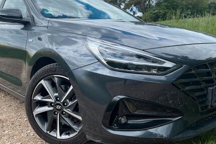 Hyundai i30 64.400 km 15.999 &euro; Fürth 90762
