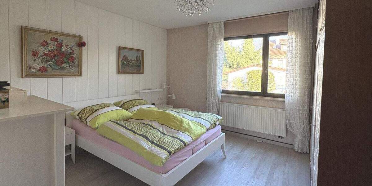 Zweifamilienhaus mit Terrasse, Garten und Garage 7 zimmer