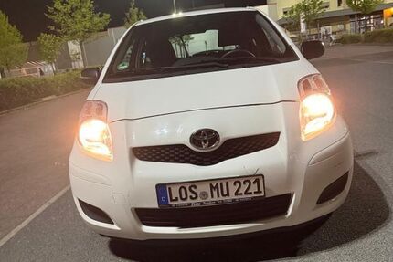 Toyota Yaris 147.000 km 2.600 &euro; Berlin 12279