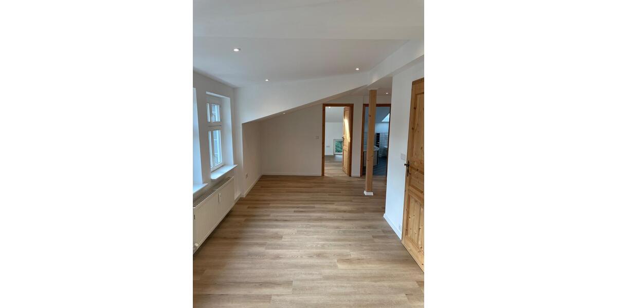 Dachgeschoßwohnung Hennigsdorf - 1.5 Zimmer, 63 m&sup2;, 790&euro; | Angebot:26123684