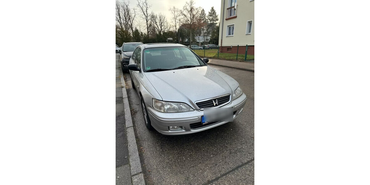 Honda Accord 135.000 km 1.900 &euro; Berlin 10178