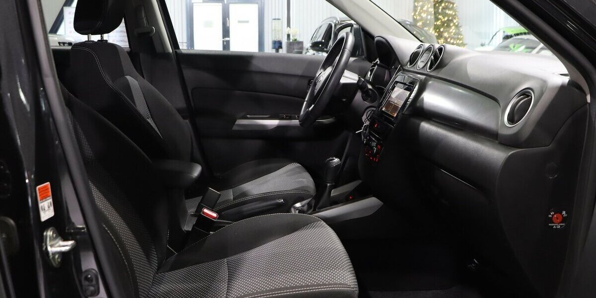 Suzuki Vitara 1.0 CLUB / NAVI+KAMERA, KLIMAAUTOMATIK 62.000 km 12.777 &euro; Hamm 59077