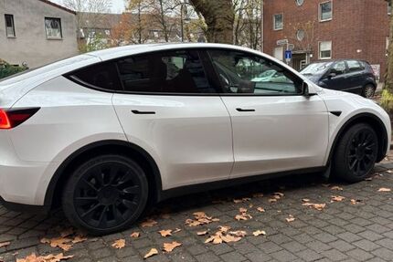 Tesla Model Y 23.000 km 41.800 &euro; Oberhausen 46147