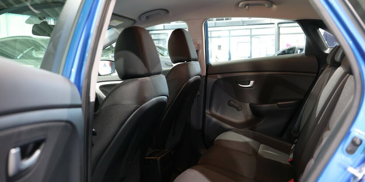 Hyundai i30 1.6 T-GDI STYLE / AUTOMATIK / NAVI+KAMERA 78.000 km 13.777 &euro; Hamm 59077