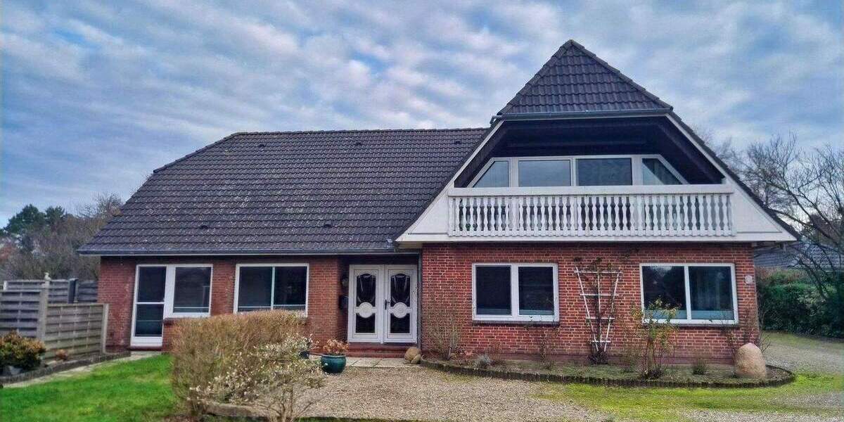 Großzügiges Einfamilienhaus mit separater Einliegerwohnung und reizvollem Ausblick in Richtung Meer 7 zimmer