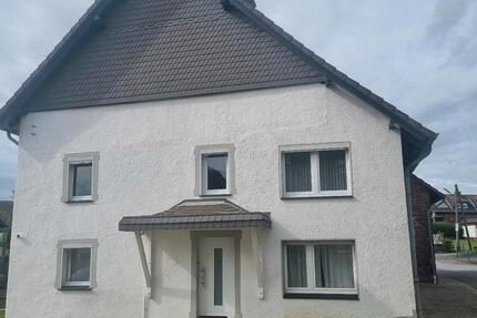 Haus Sundern (Sauerland) - 7 Zimmer, 145 m&sup2;, 189.000&euro; | Angebot:27461106