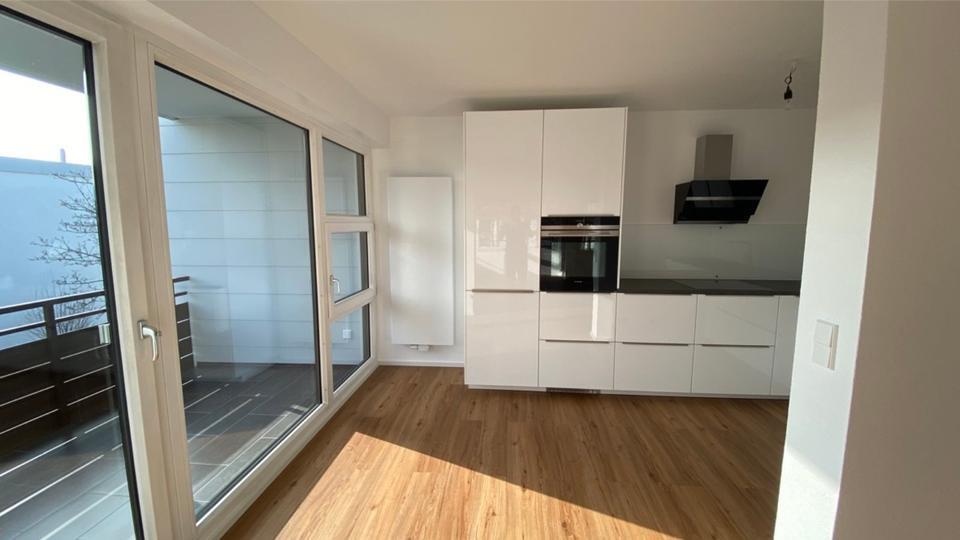 Stilvolle 2,5 Zimmer Whg, Balkon, EBK, Hobbyraum, Fellbach 2. OG zimmer