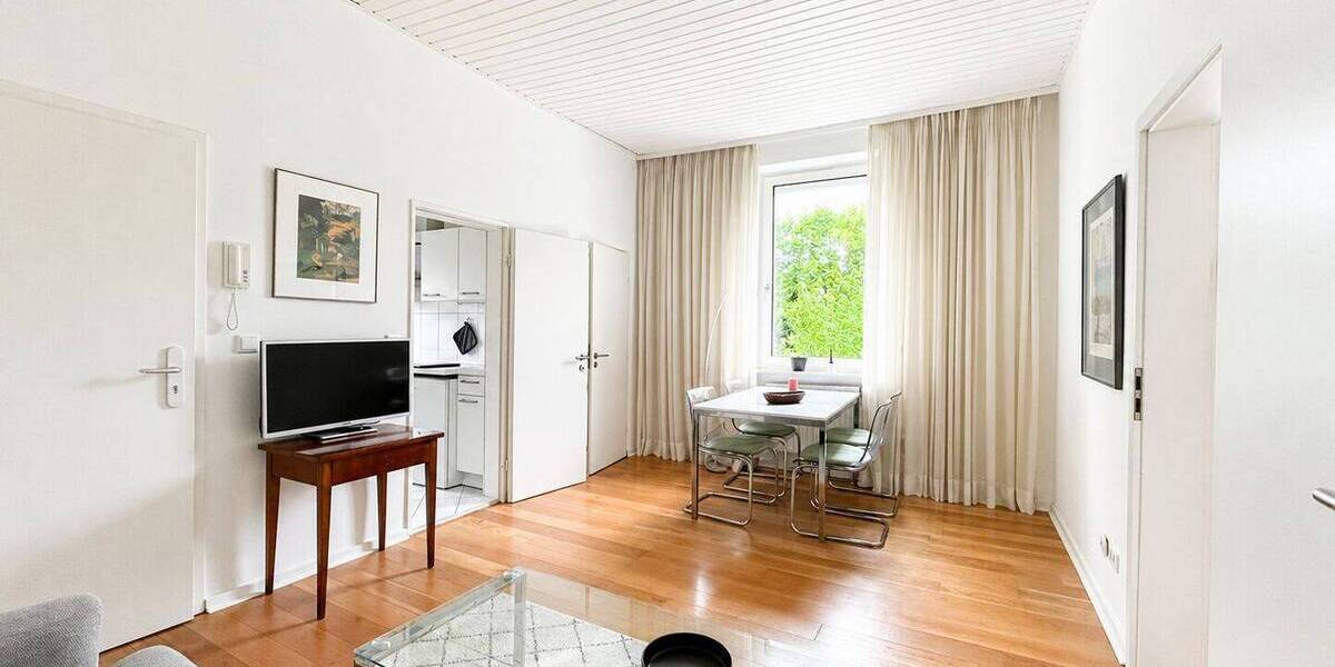 Etagenwohnung Frankfurt am Main Sachsenhausen - 2 Zimmer, 50 m&sup2;, 1.000&euro; | Angebot:26824646