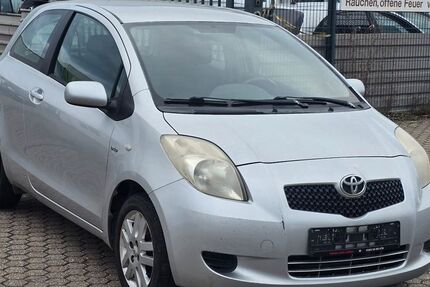 Toyota Yaris 299.000 km 1.150 &euro; Düren 52353